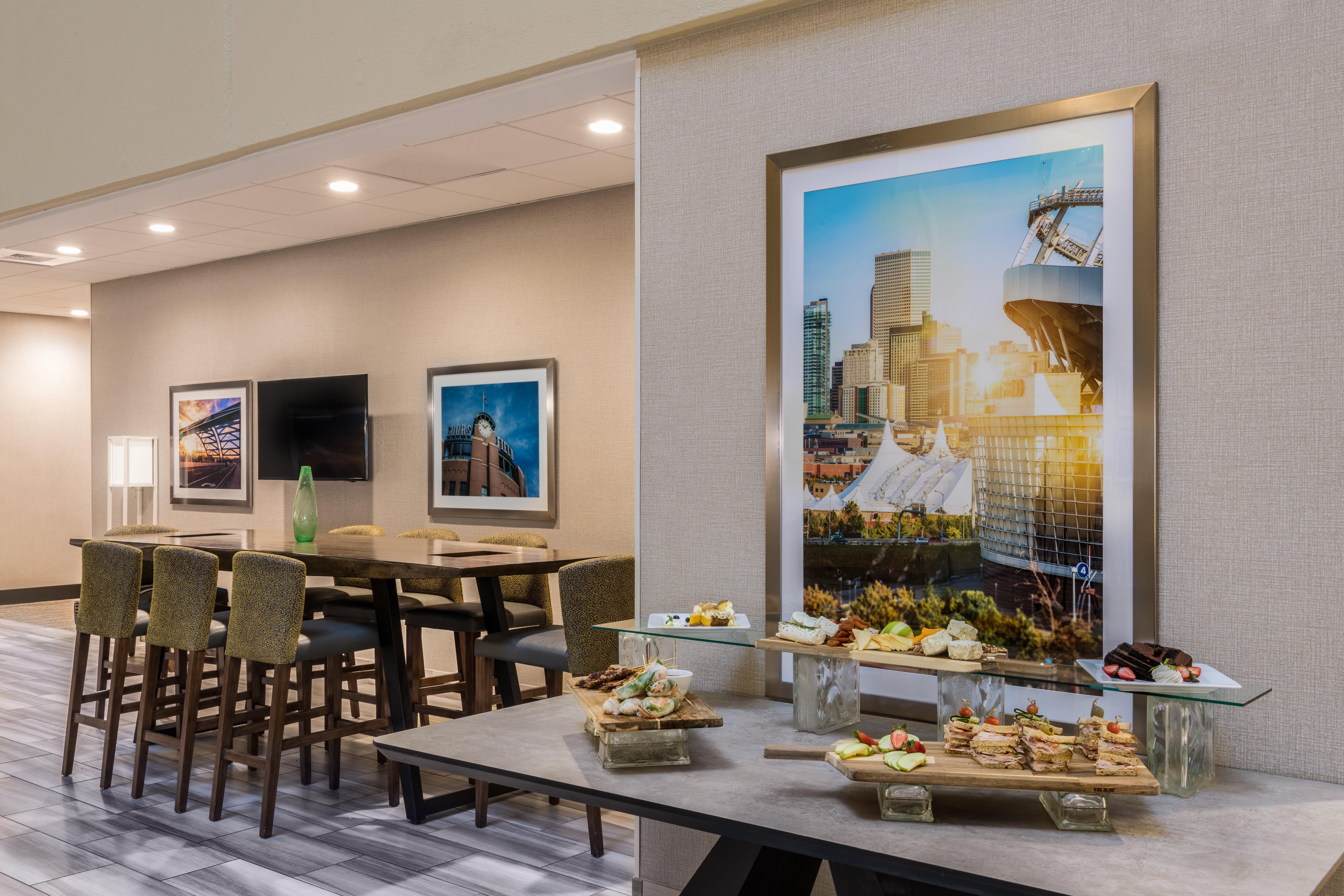 Holiday Inn Denver East By Ihg Eksteriør billede