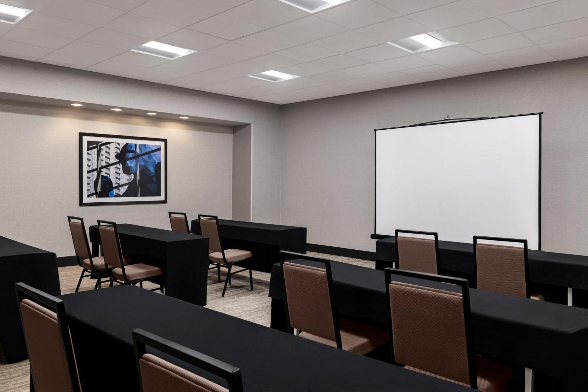 Holiday Inn Denver East By Ihg Eksteriør billede
